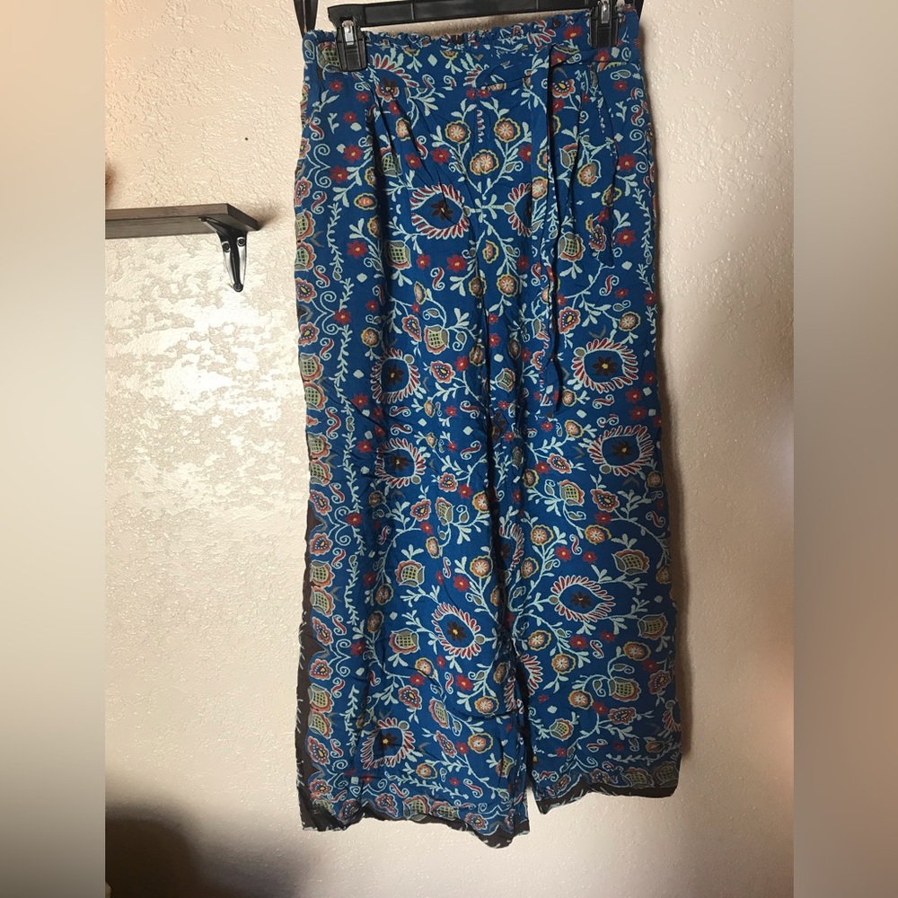 Angie floral print, wide leg ankle cropped pants.